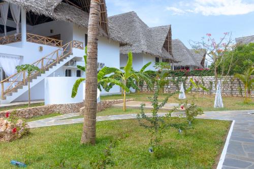 Stylish 2-Bedroom Air-Con Villa with Heated Pool in Watamu