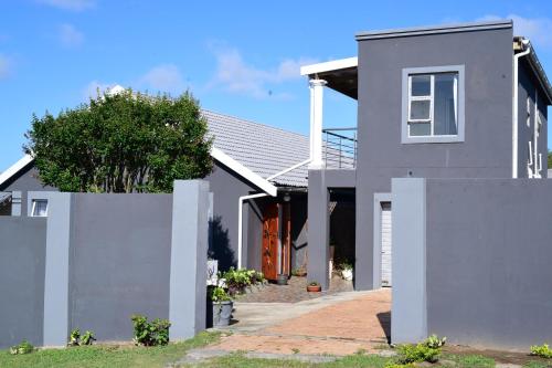 Khanyisa BnB in Cambridge West