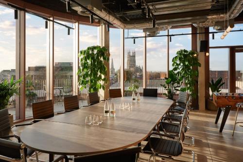 会议室/宴会厅, Hotel Indigo Gloucester The Forum By IHG in 格洛斯特