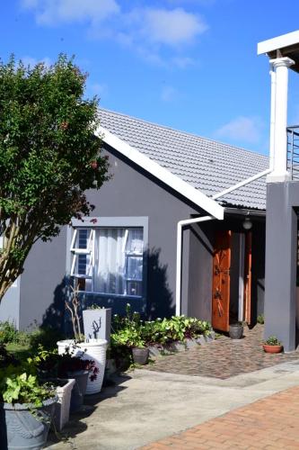 Khanyisa BnB in Cambridge West