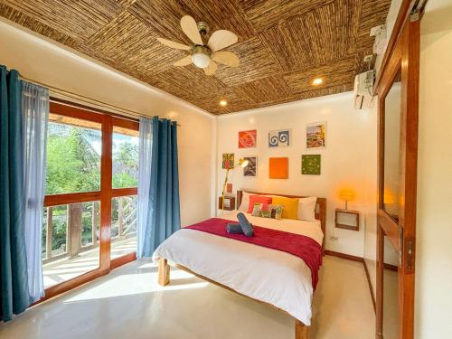 Copacabana Siargao Boutique Hotel & Artcafé, General Luna