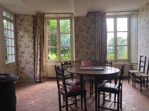 Manoir de Pincelu in Екуш