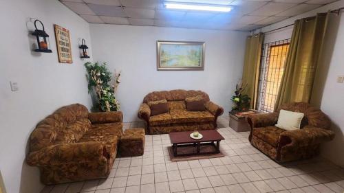 Attractions, Elaine's Hideaway in Bakhen