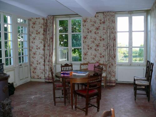 Manoir de Pincelu in Екуш