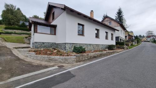 Prázdninový dům u Špičáku (Prazdninovy dum u Spicaku) in Albrechtice V Jizerskych Horach