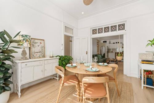 Elegant Victorian Oasis in Exclusive Glebe Estate - image 3