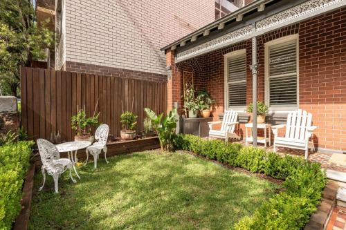 Elegant Victorian Oasis in Exclusive Glebe Estate - image 12