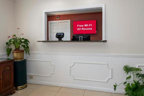 Red Roof Inn & Suites Wilson - image 21