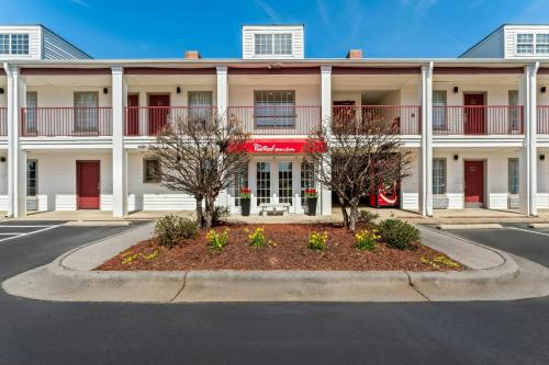 Red Roof Inn & Suites Wilson - image 41