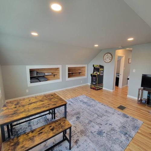 Beautifull Whole House! Walk to Niagara Falls! 4 Bedroom Home in Niagara Falls, USA