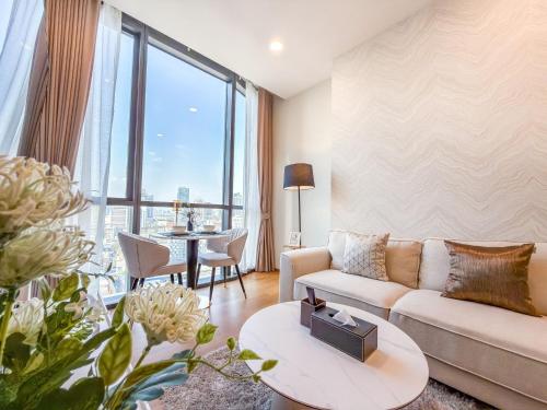 Central Bangkok New Condo  Walk to Siam Paragon  CentralWorld Bangkok 