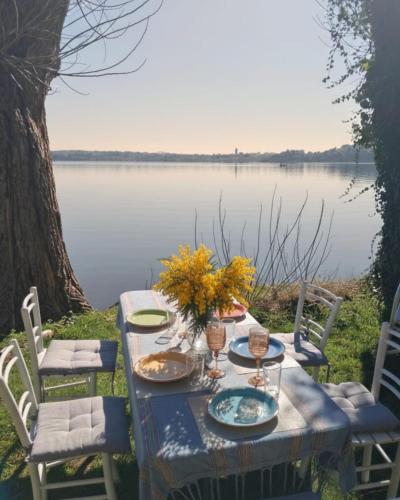Viesnīcas āriene, Alma Capodimonte Lake chalet in Capodimonte (Viterbo)