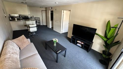 Steps from UCLA Westwood 1 Bd 1Ba