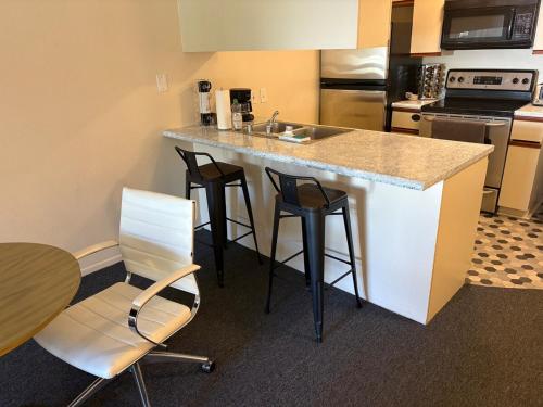 Steps from UCLA Westwood 1 Bd 1Ba