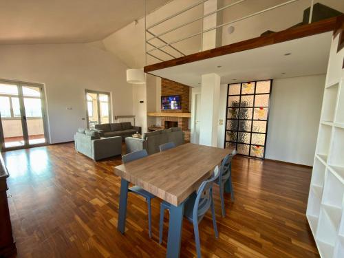 Közös társalgó / TV, Landora Apartment in Grazzano Badoglio