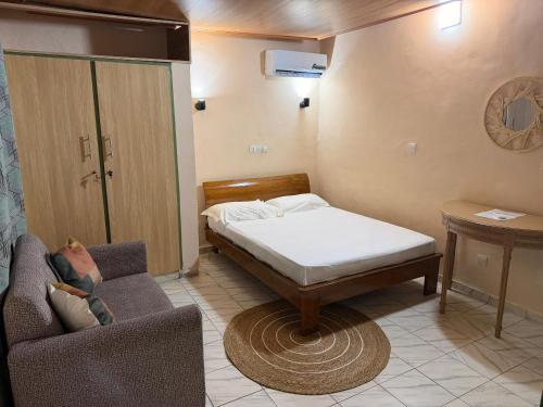 Studio spacieux Aéroport FHB – khách sạn tại Port-Bouet