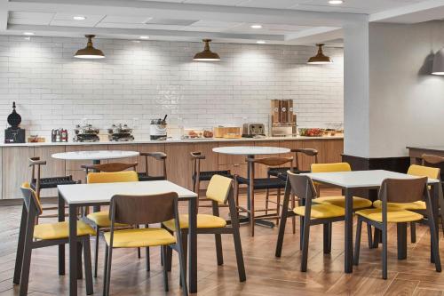 Wingate by Wyndham LaGrange - image 35