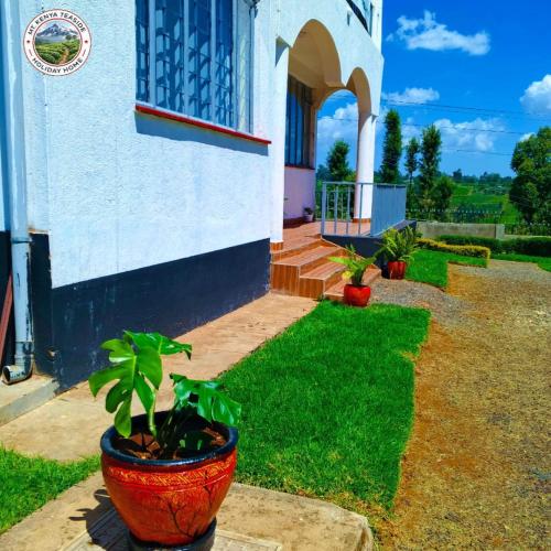 Mt KENYA TEASIDE HOLIDAY HOME in Karatina