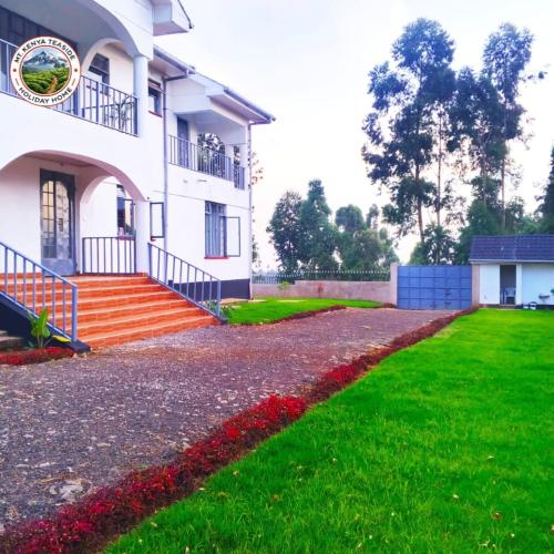 Mt KENYA TEASIDE HOLIDAY HOME in Karatina