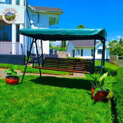 Mt KENYA TEASIDE HOLIDAY HOME in Karatina