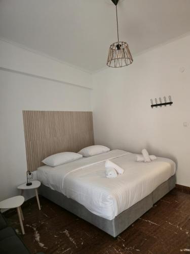 Central Athens Home by Rod 2BR for 5 Near 2 Metro Stations - main image