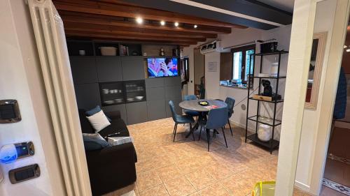 Vicoletto4-Centro storico Verona con Parking