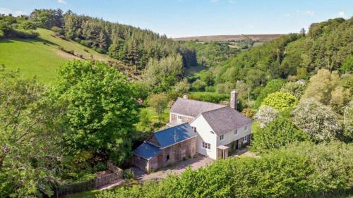 Iekārtas, Whitley Farm Molland in Twitchen