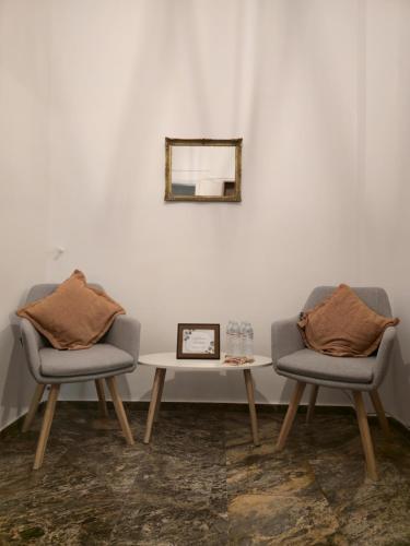 Central Athens Home by Rod 2BR for 5 Near 2 Metro Stations - image 13
