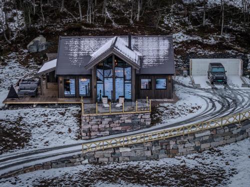 Зовнішній вигляд готелю, Elegant Hornindal Lodge with Breathtaking Scenery in Хорніндал