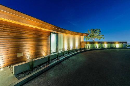 Modern Villa With Unmatched Skyline Views in Los Angeles, USA
