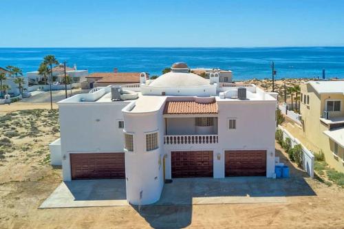 Spacious and Traditional Home Villa Hermosa I