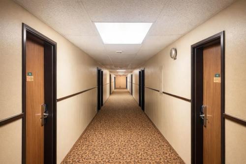 Lone Tree Inn - image 20
