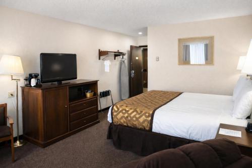 Lone Tree Inn - image 27
