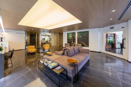 Victoria Place By HX 3