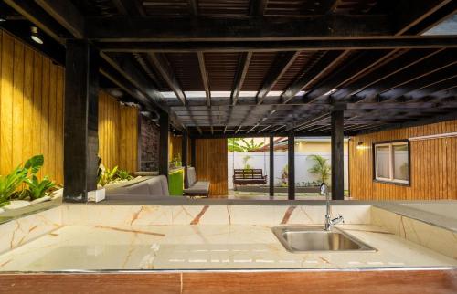 Tys Luxury Villa in Och Rios with Outdoor Cinema in เบรดนัท ฮิลล์