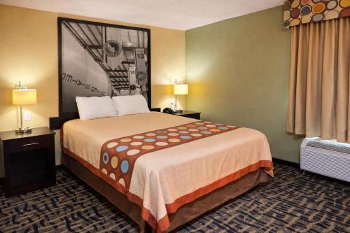 Super 8 By Wyndham Pasadena in Pasadena