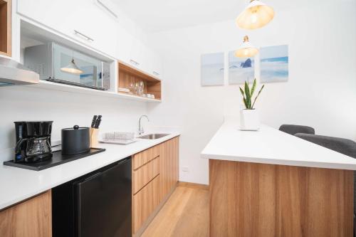 Kitchen, Holiday Inn Express Tegucigalpa By IHG in Tegucigalpa