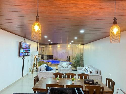 Pool house, garden, grill