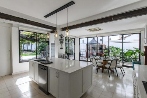 Spacious and chic house in Las Mercedes in Ypané