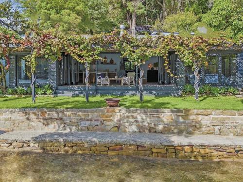 The Milson - Bespoke Hawkesbury River Living - Arrive By Boat in Ku-Ring-Gai