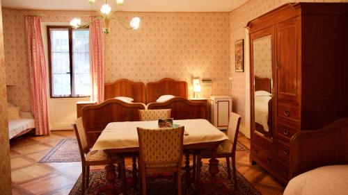 Swiss Historic Hotel Masson Room Type - Classic Triple Room