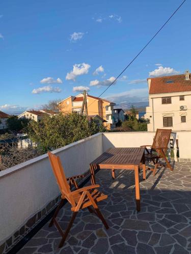 Apartments near Beach in Malinska - Porat 51542 – khách sạn tại Porat