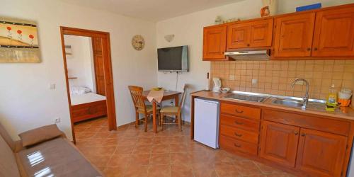Apartment in Veli Losinj 14995 - Location saisonnière - Veli Lošinj