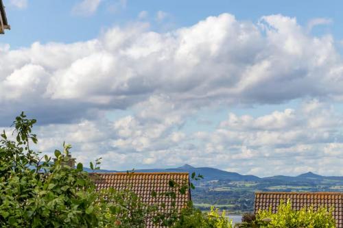 Cozy Homestay with Sea & Garden Views Ultra Fast WiFi Close to Town in Wicklow