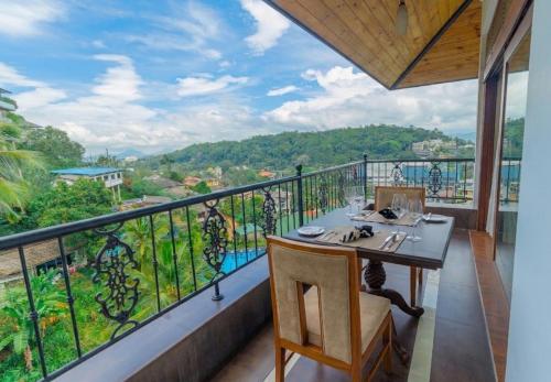Kings Ridge Kandy, Kandy