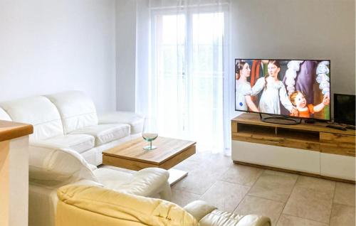 3 Bedroom Amazing Home In Mutigney in Pesmes