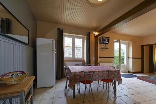 Gîte du lac de vassivière (Gite du lac de vassiviere) in Peyrat-le-Chateau