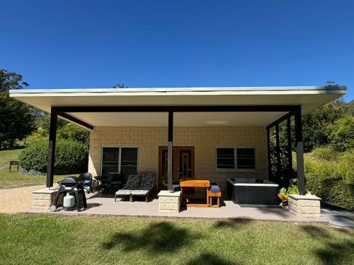 Coffs Coast Mountain Retreat Cabin 2 in Nana Glen