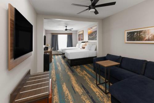 Holiday Inn Express Hotel & Suites Nacogdoches an IHG Hotel - image 30