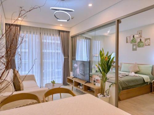 Premium The Song Apartment - Near Sea - Free Swimming Pool - image 4